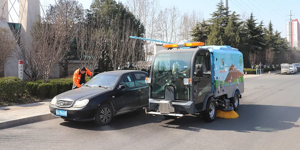 道路洗扫车，路面污渍清洁“专家”_电动洗扫车_环卫洗扫车_小型洗扫车