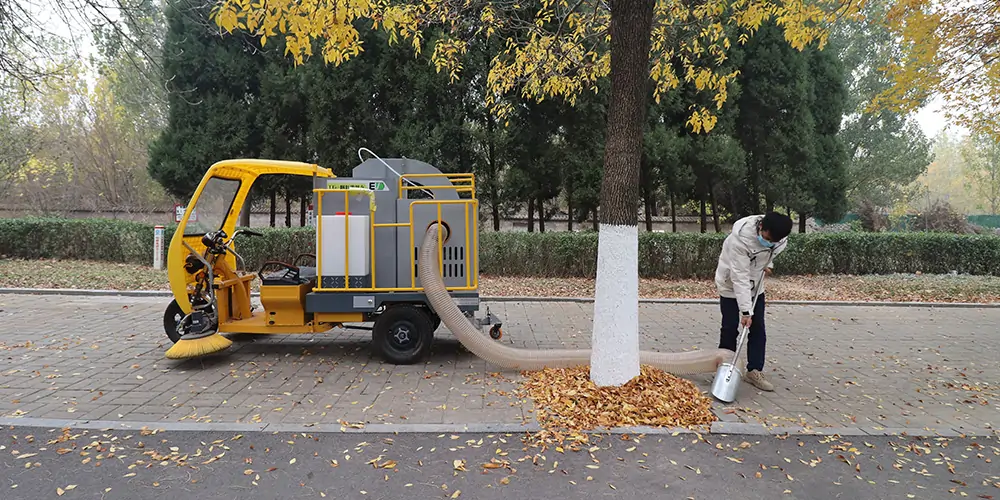 三轮树叶收集车_多功能树叶收集车_吸树叶的机器_扫树叶神器