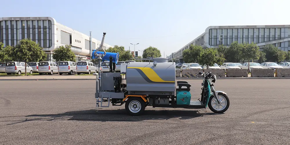 道路清洗洒水车_三轮车洒水车_洒水三轮车_小型电动洒水车