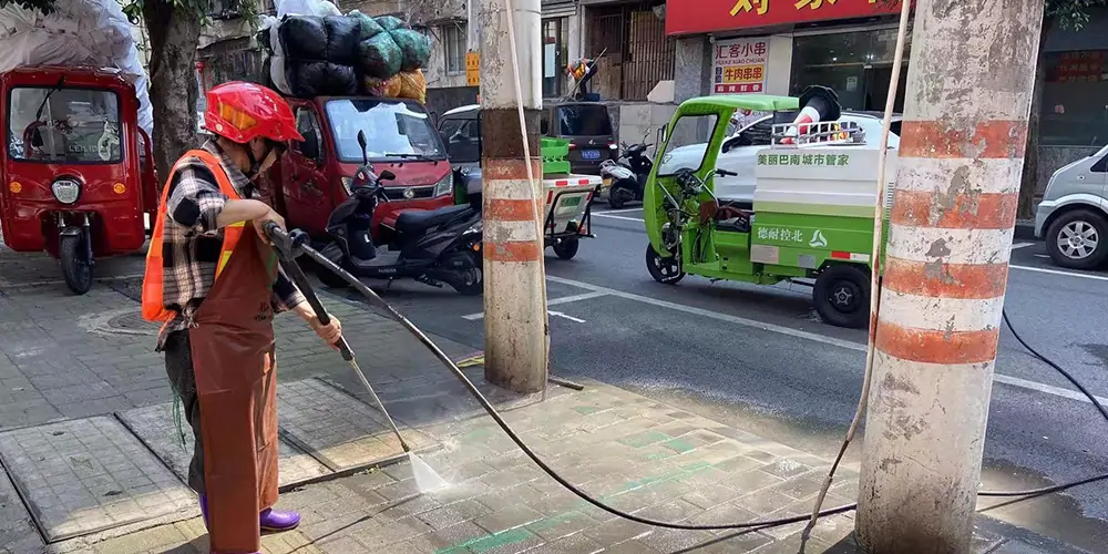 三轮高压清洗车_小区高压清洗车_物业小型高压冲洗车_园区高压清洗车