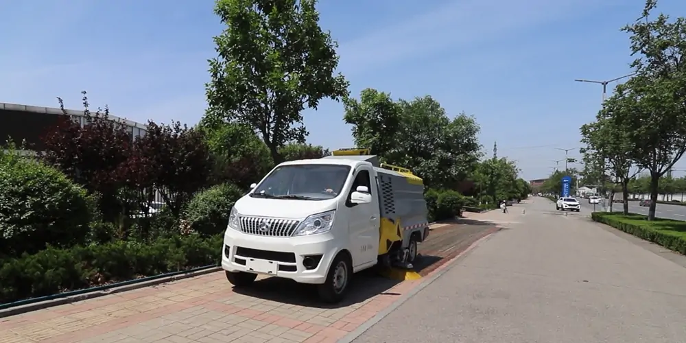 可上牌道路洗扫车_电动洗扫车_环卫洗扫车_小型洗扫车