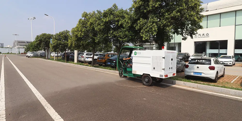 三轮高压清洗车_小区高压清洗车_物业小型高压冲洗车_园区高压清洗车