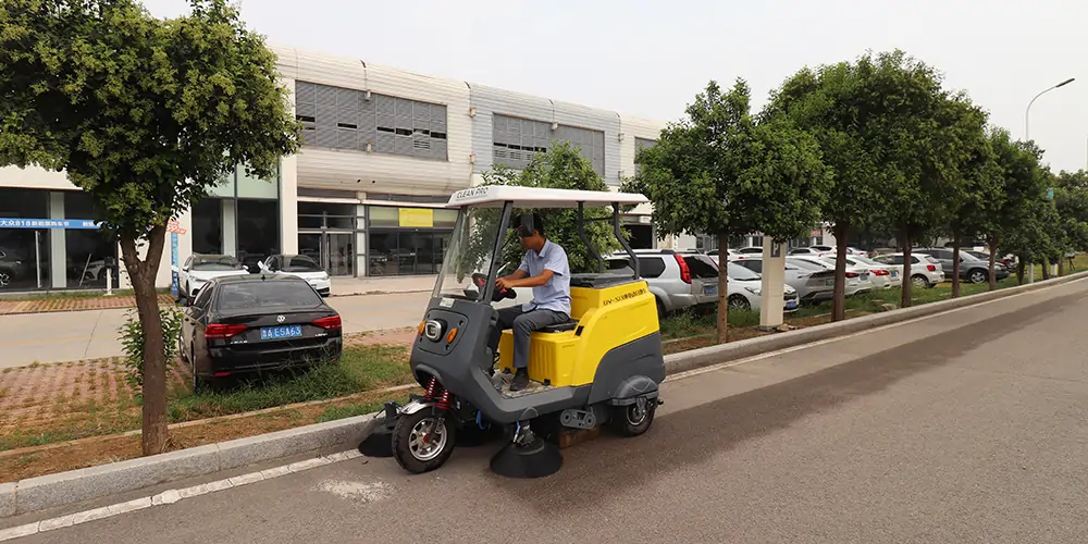 纯电动树叶收集车_多功能树叶收集车_吸树叶的机器_扫树叶神器