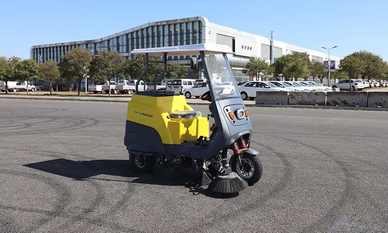 高效环保的城市清洁利器：纯电动小型清扫车