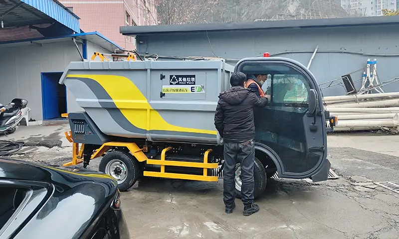 纯电动后装垃圾车：推动城市环境建设的绿色先锋