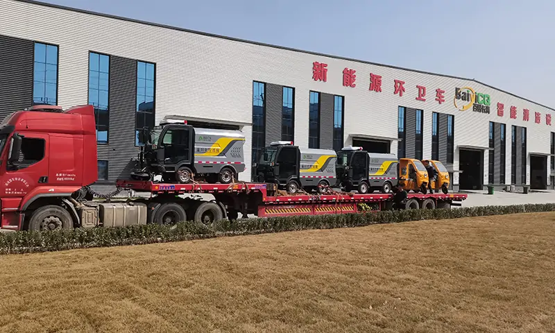 纯电动路面养护车发货 助力城市精细化环卫管理