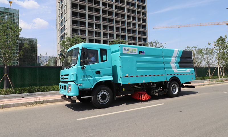 新能源洗扫车亮相城市街头：智能清洁，守护城市“颜值”
