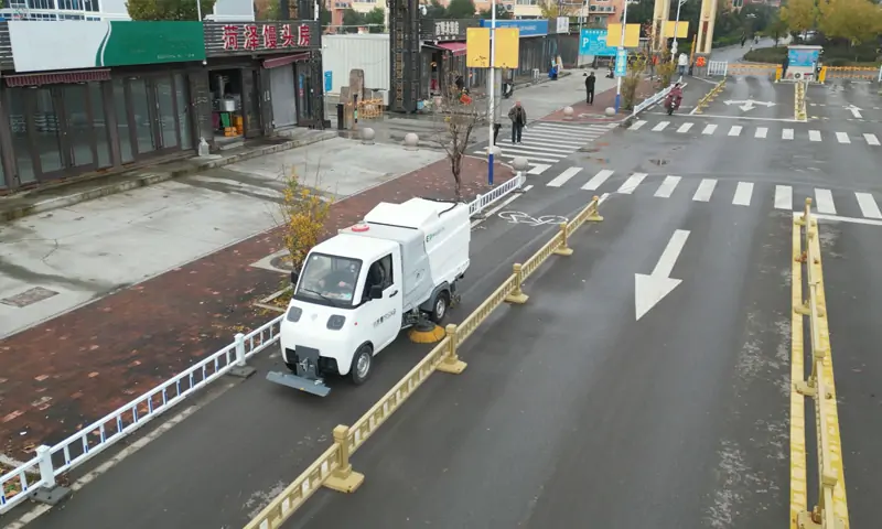 新能源洗扫车现场作业震撼呈现：小车身、大能量，城市清洁新利器