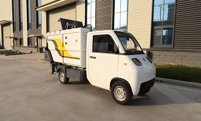 纯电动后装垃圾车到货客户现场,助力城市环境卫生提升