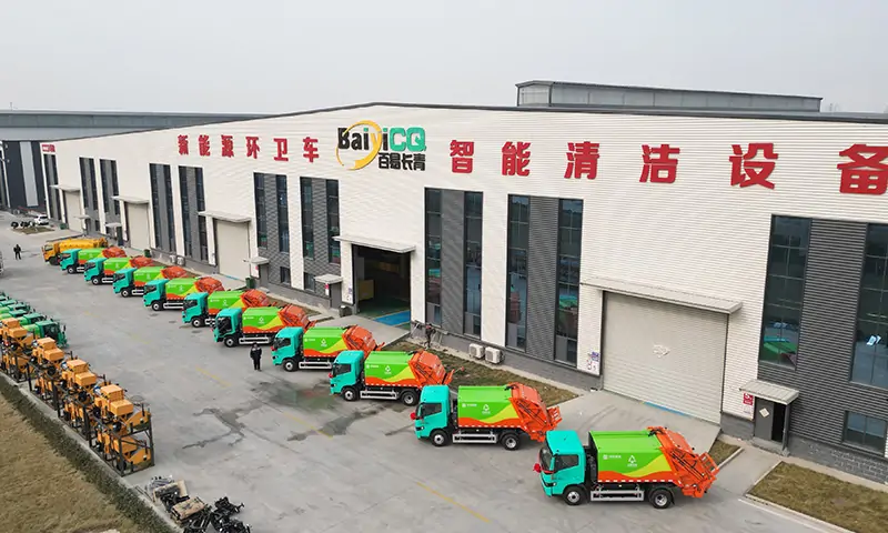 百易长青纯电动压缩式垃圾车发货济南，赋能绿色环卫新发展